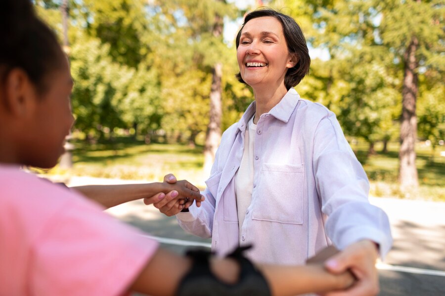 madre adoptiva pasando tiempo su hija 23 2149501239